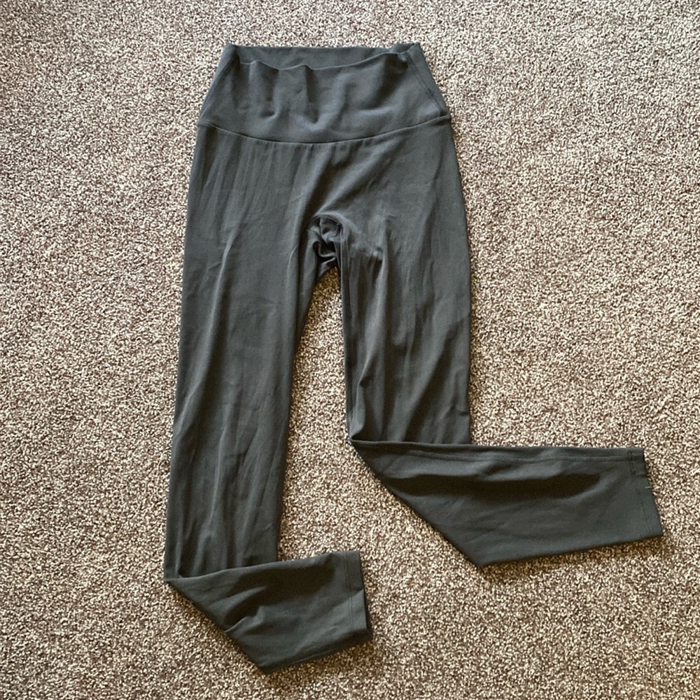 Free Spirit Outlet Minimal Seamless Leggings Charcoal size Small
